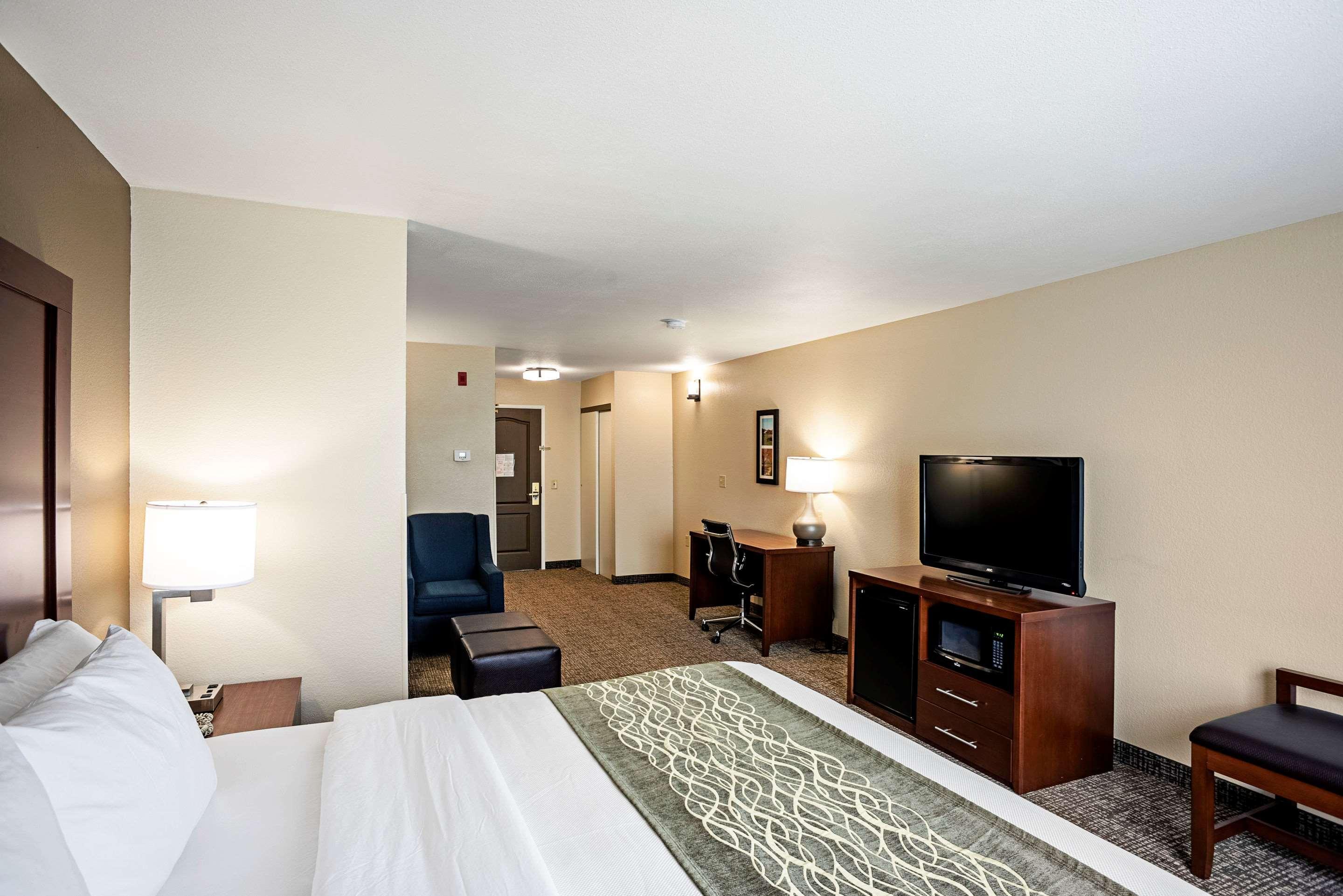 Comfort Inn & Suites Independence Exterior photo