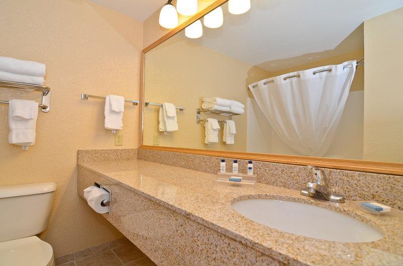 Comfort Inn & Suites Independence Room photo